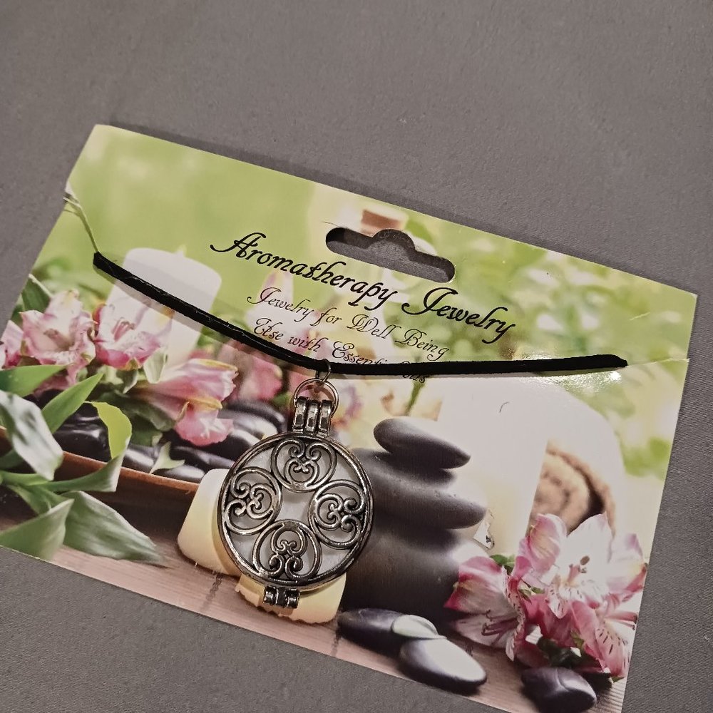 NWT! AROMATHERAPY LOCKET NECKLACE